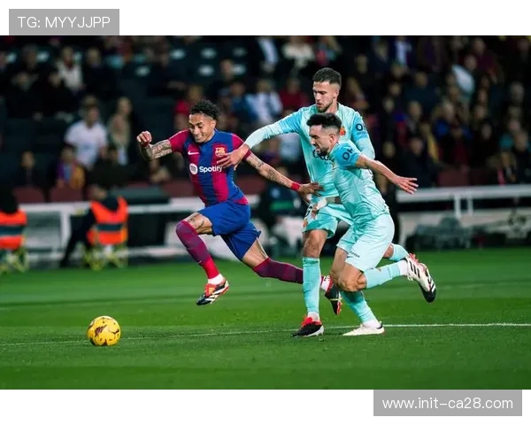 巴萨半场1-0马略卡，控球率75%射门10次占优